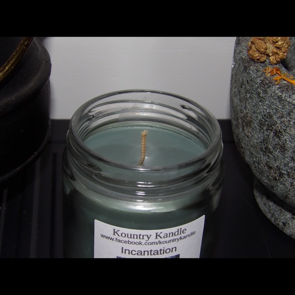 Incantation Scented Candle - Picture 2 of 3